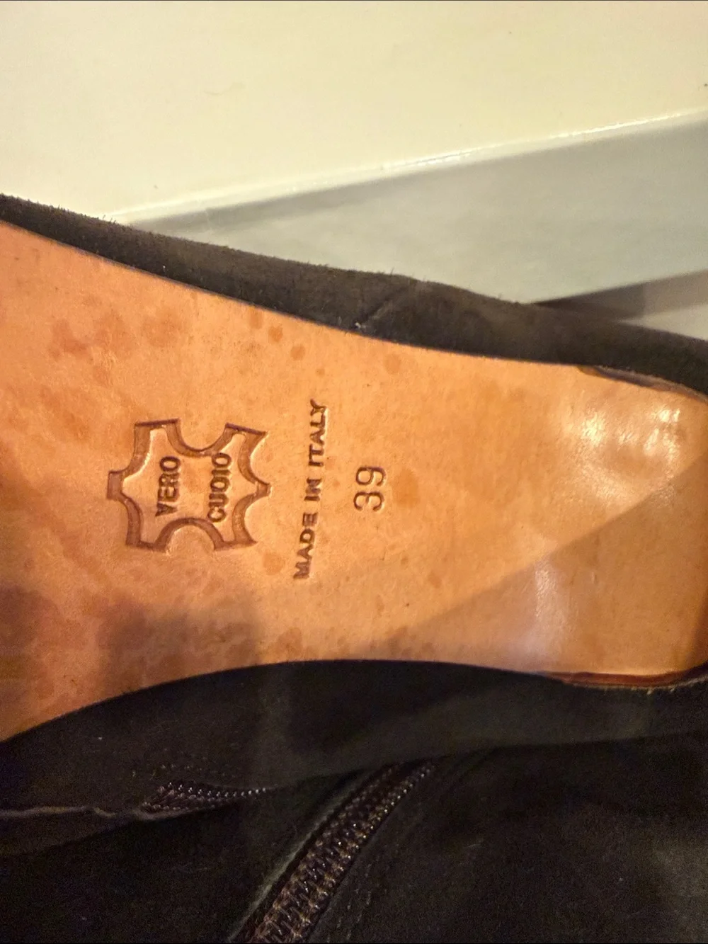 Vero Cuoio Brown Suede Chukka Boots